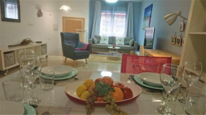Fantastic apartment with private patio BEACH 10 mins walk